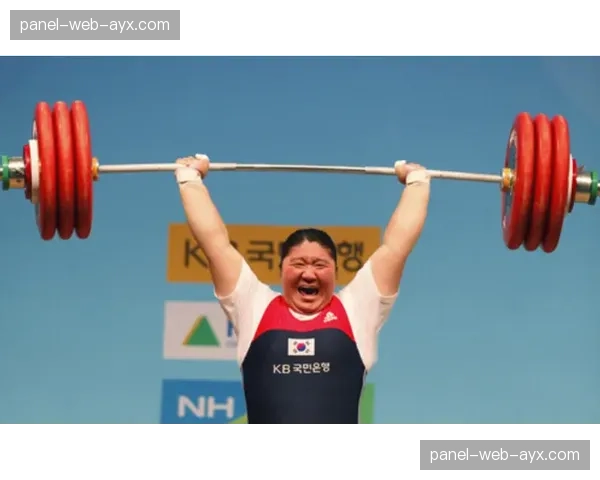 奥林匹克博物馆新设举重历史展区,展出百年杠铃片演变